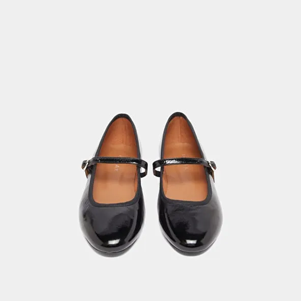 Ballet flats with straps in black pleated patent