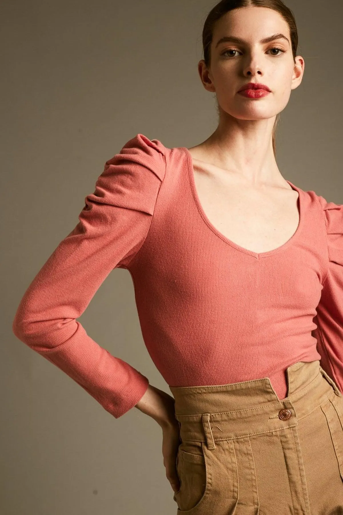 Deluc Paris V-Neck in Marsala