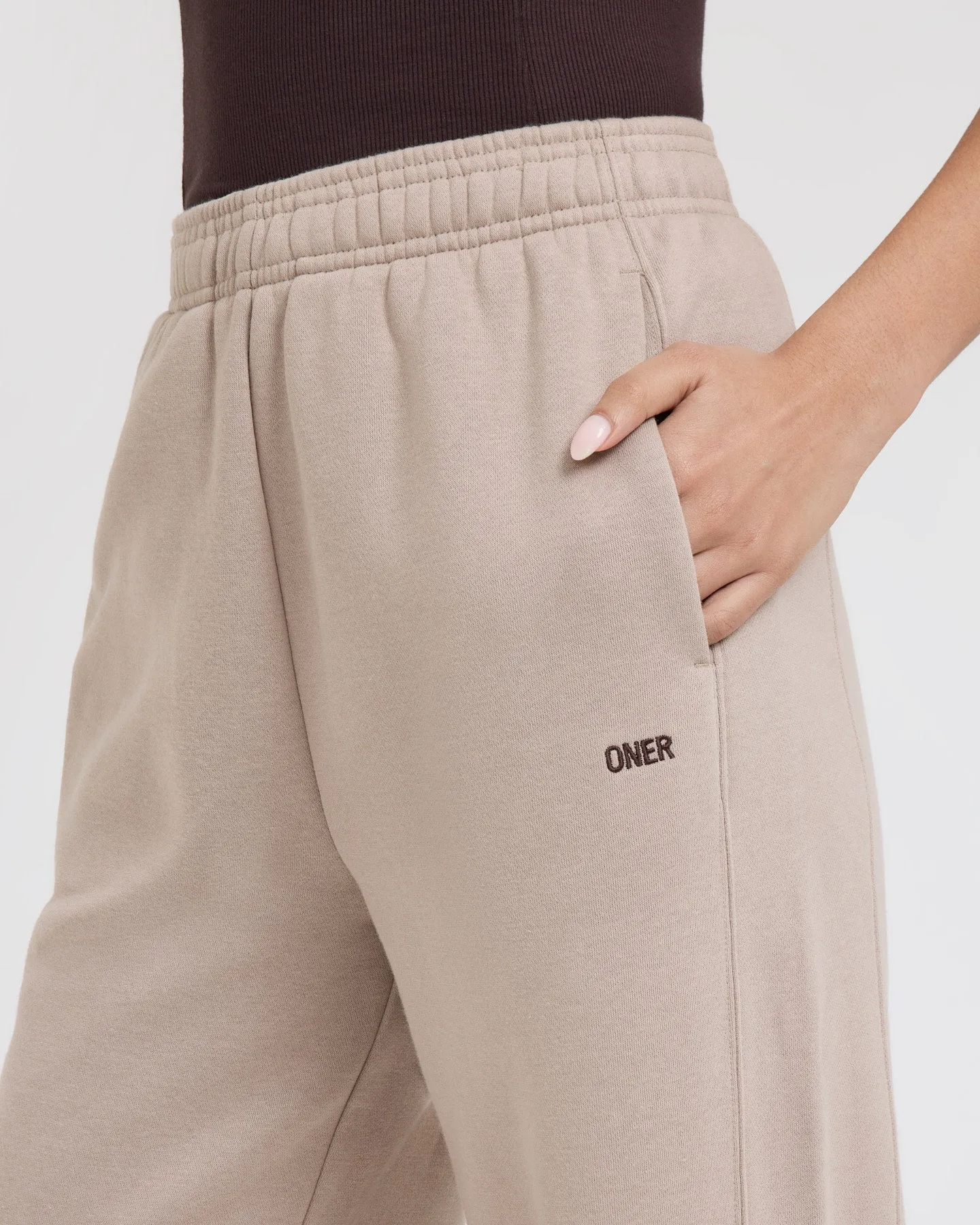 Foundations Straight Leg Joggers | Mushroom Brown