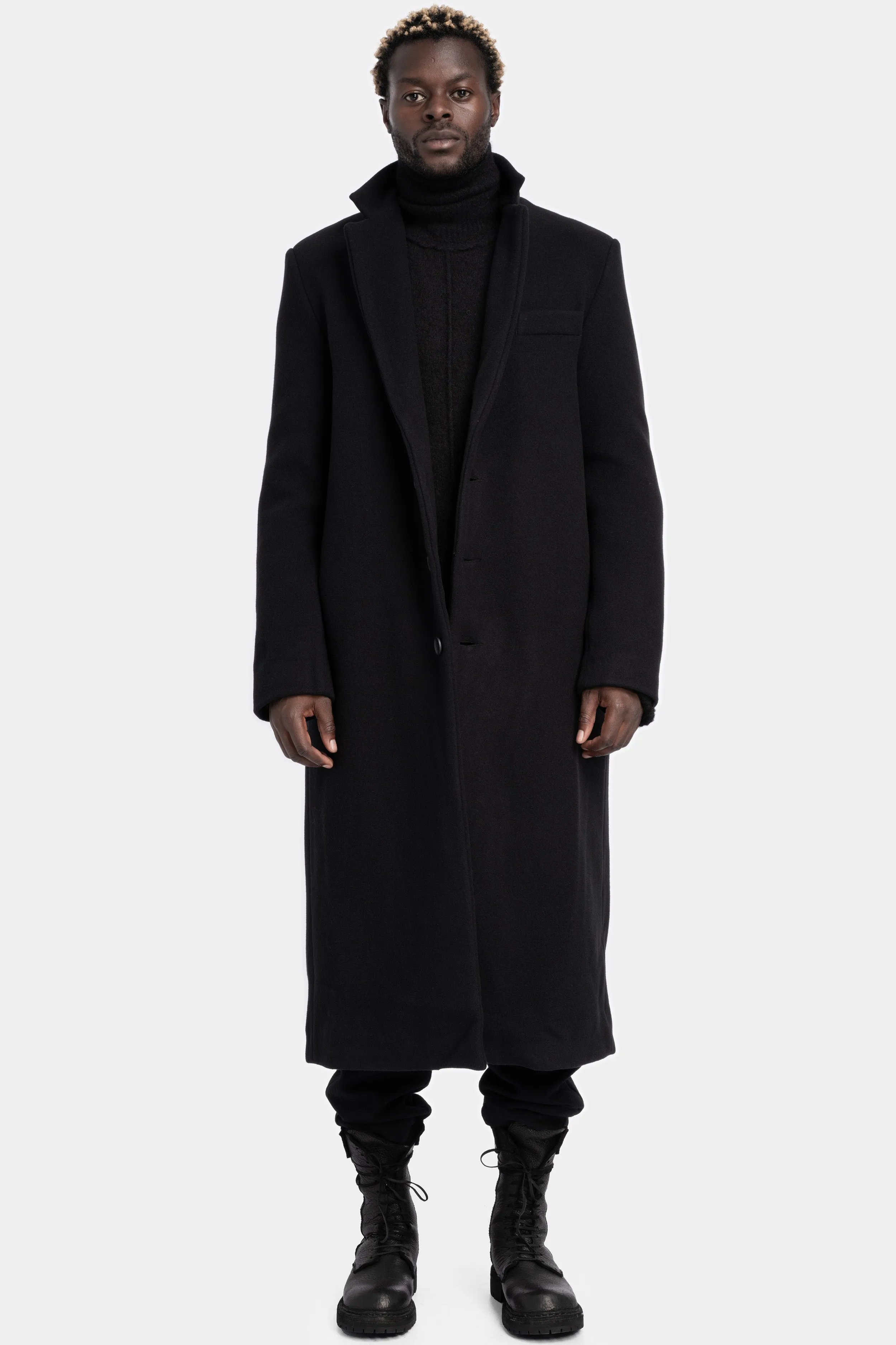 Long buttoned wool / cashmere coat