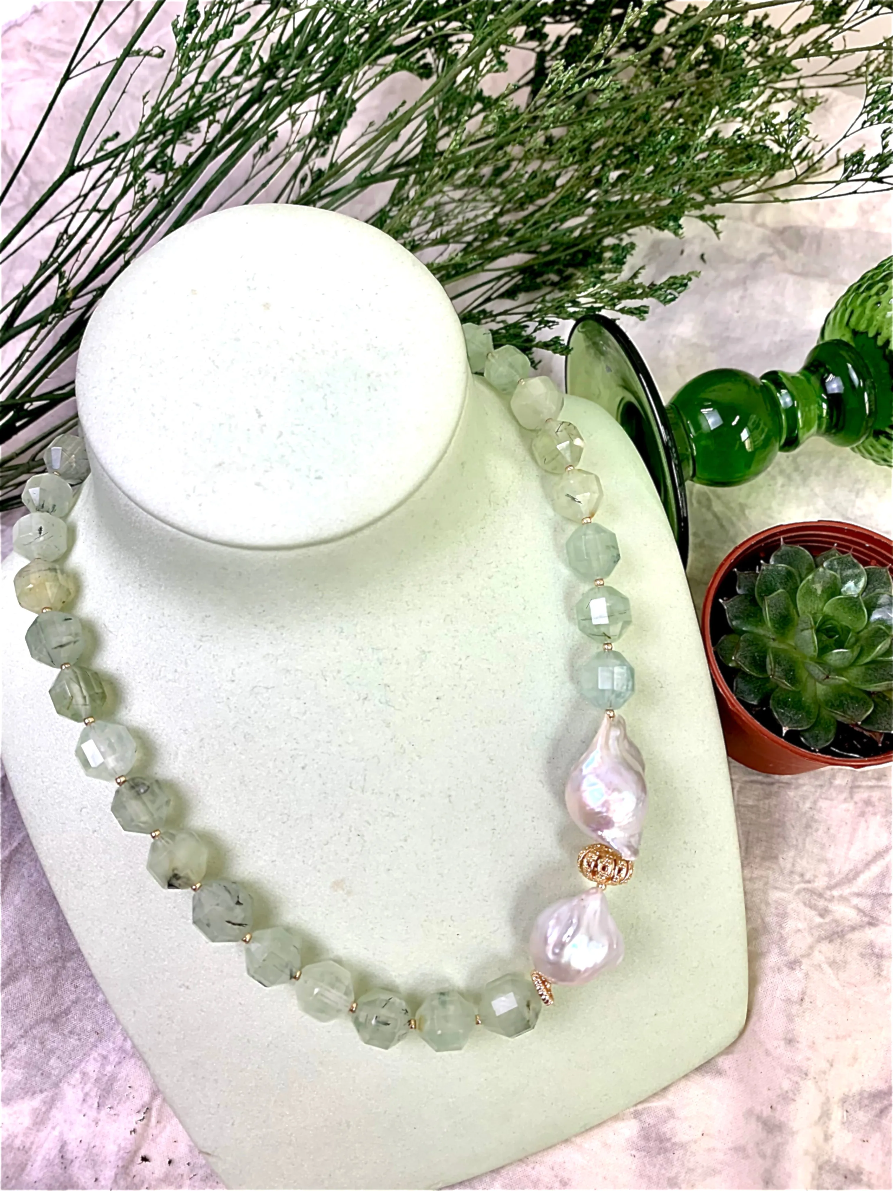 Prehnite with Baroque Pearl Short Necklace EN006