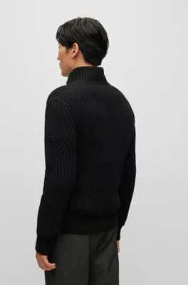 Relaxed-fit cardigan in virgin wool with chunky structure