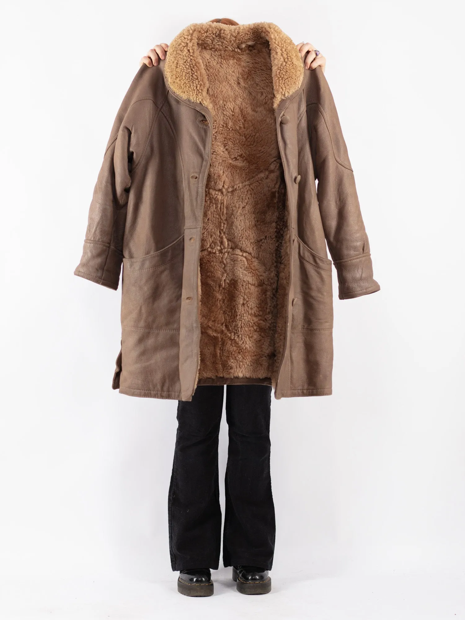 Vintage 80's Women Oversized Sheepskin Coat in Beige