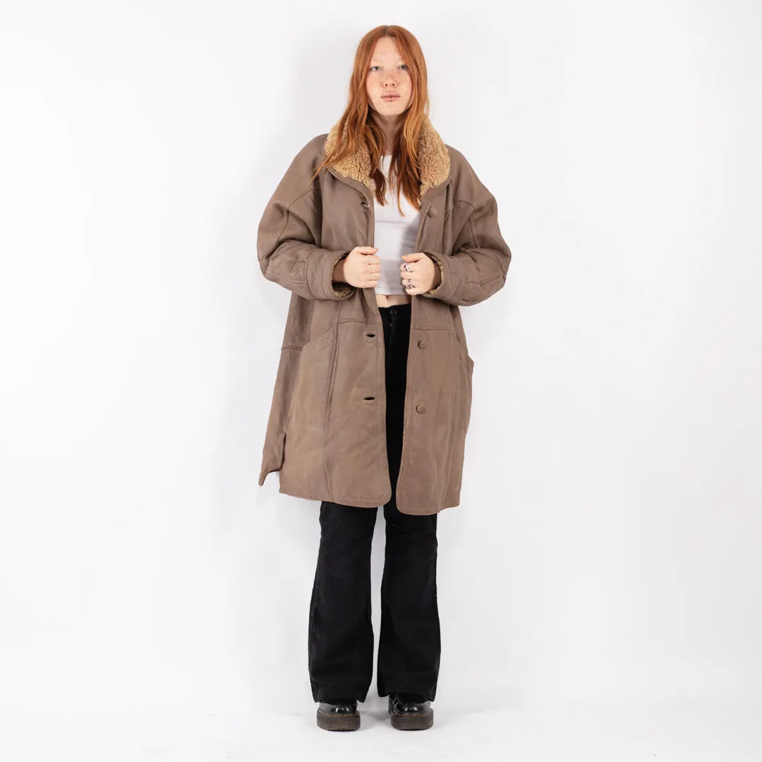 Vintage 80's Women Oversized Sheepskin Coat in Beige