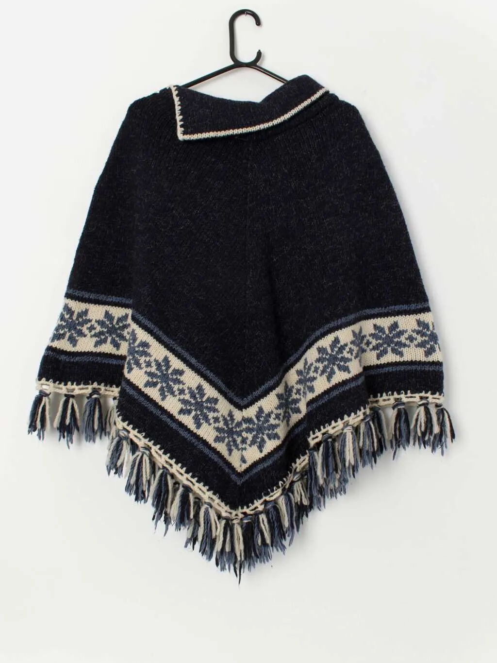 Vintage chunky knitted blue poncho with collar – One size