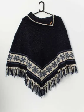 Vintage chunky knitted blue poncho with collar – One size