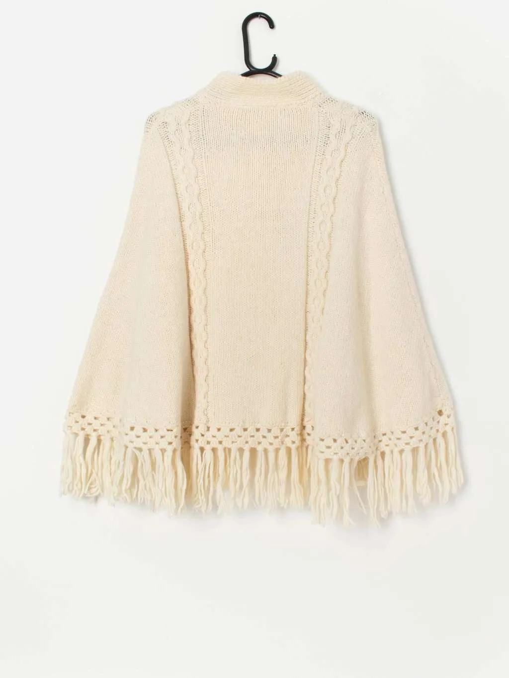 Vintage handknitted cream poncho with fringe detail – One size