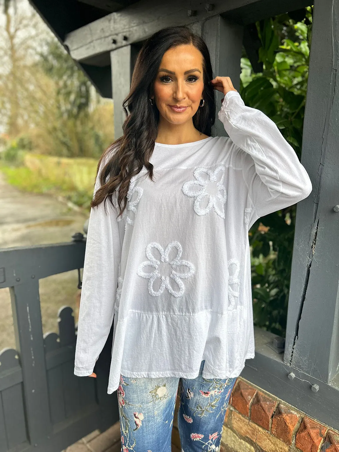 White Daisy Detail Top Devon