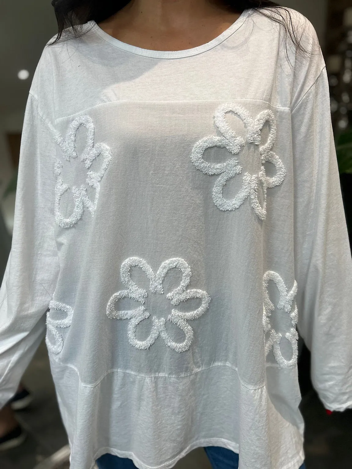 White Daisy Detail Top Devon