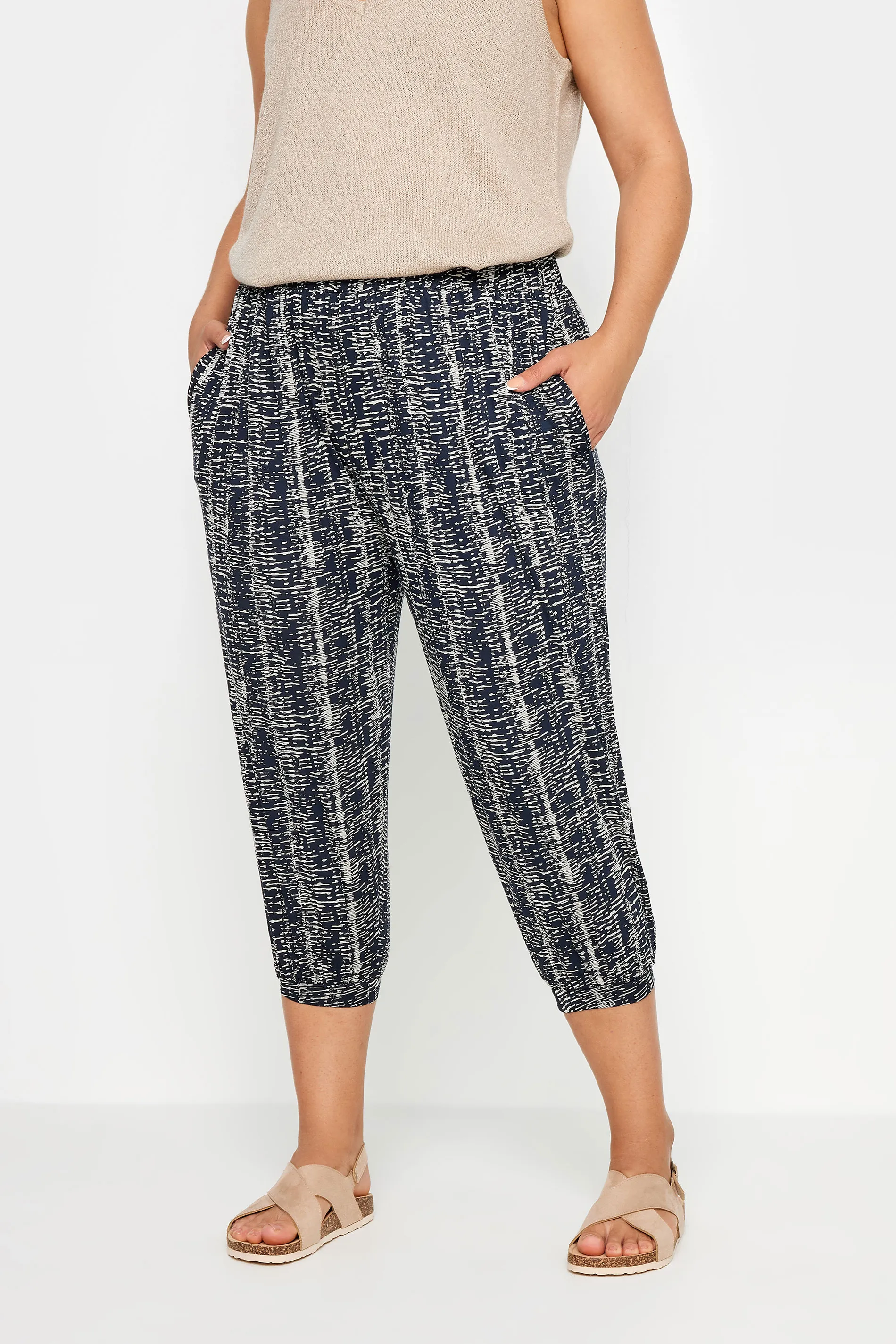 YOURS Curve Black Abstract Print Cropped Hareem Joggers